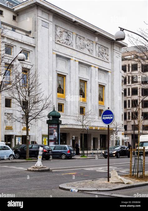 montaigne champs élysées.